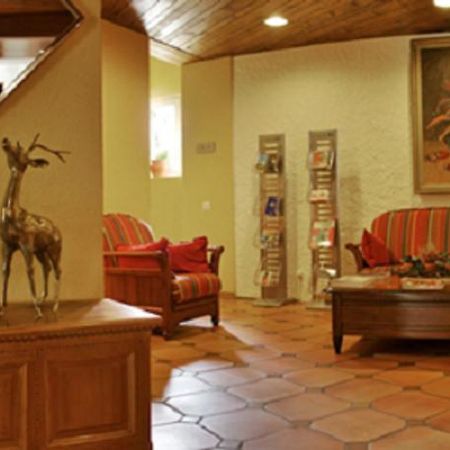 Hostellerie Les Chevreuils Лозана Интериор снимка